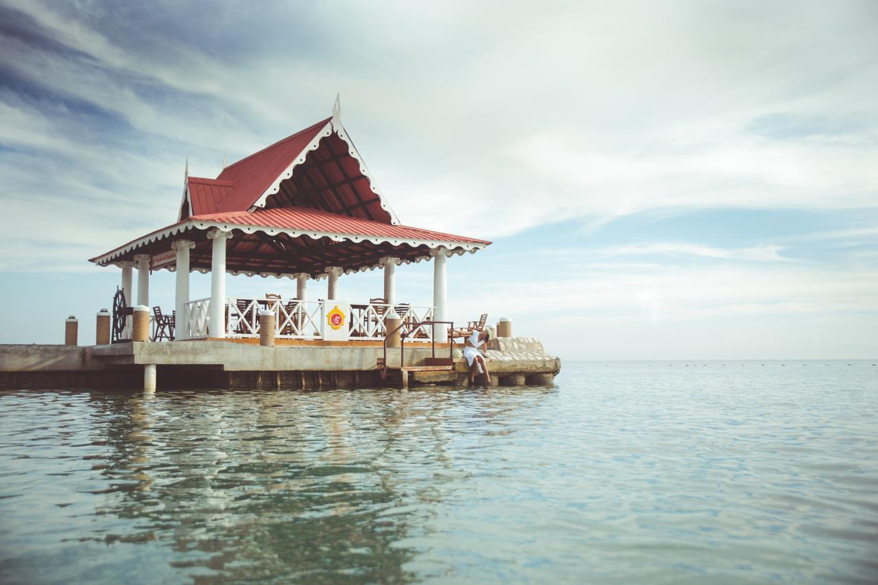 Moulin Sur Mer Beach Resort Монтруї Екстер'єр фото