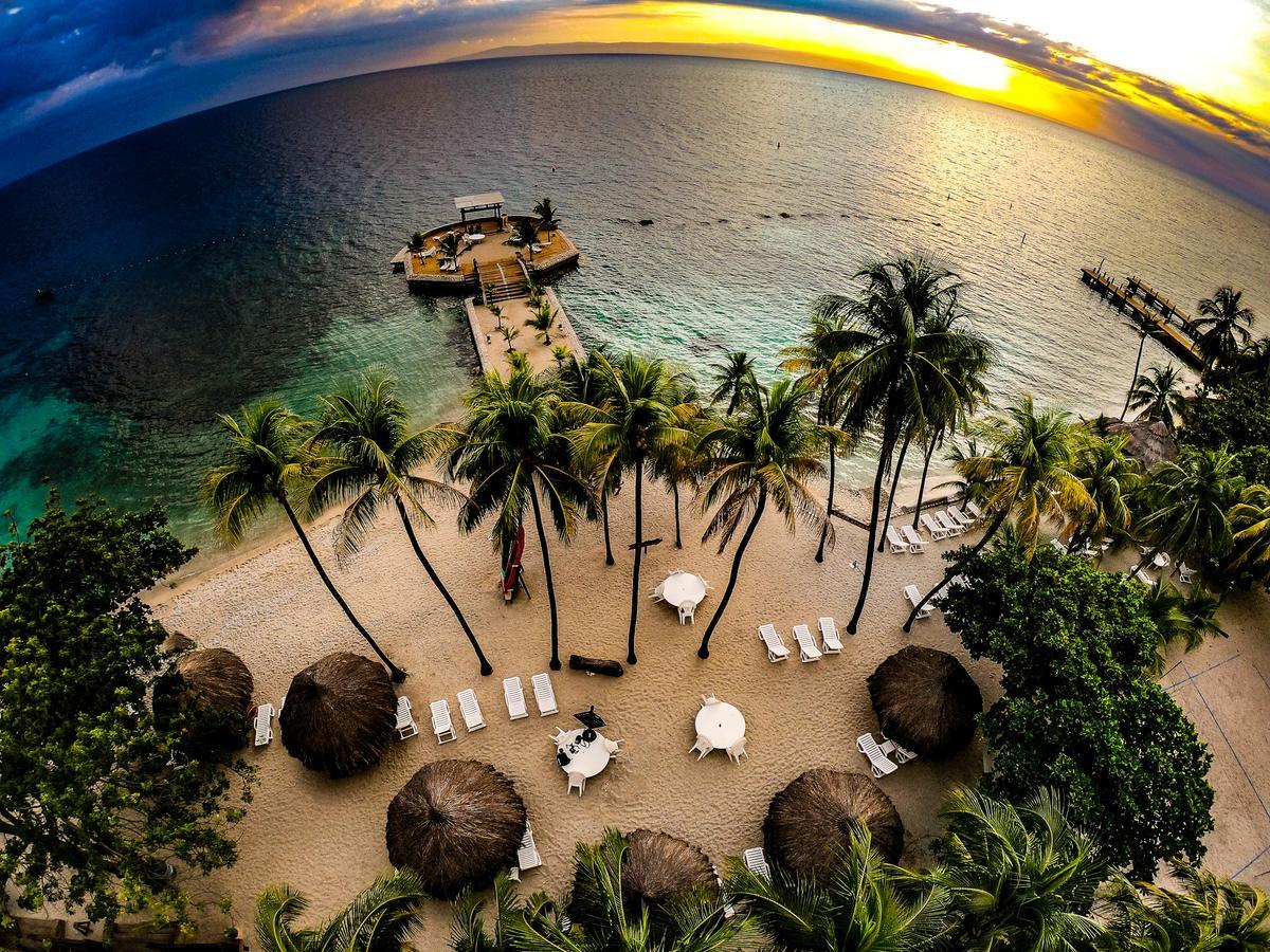Moulin Sur Mer Beach Resort Монтруї Екстер'єр фото