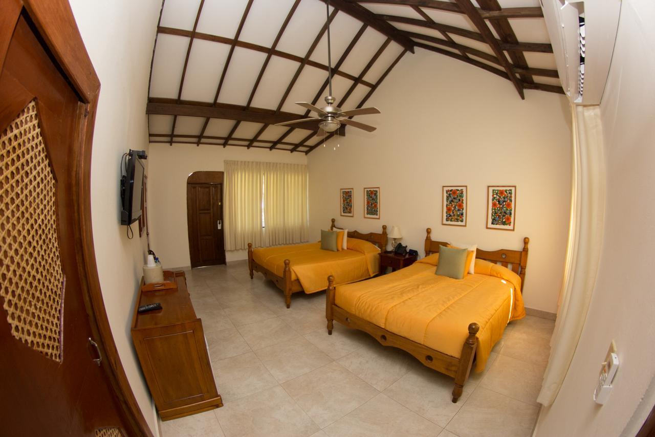 Moulin Sur Mer Beach Resort Монтруї Екстер'єр фото