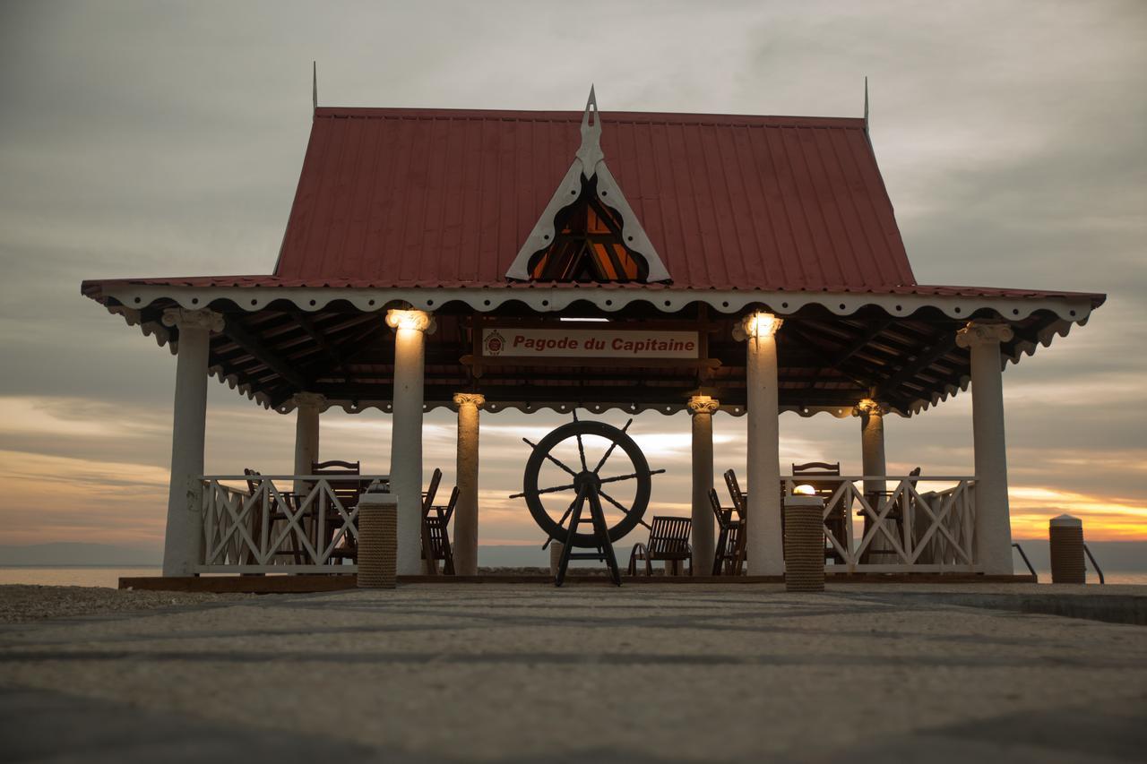Moulin Sur Mer Beach Resort Монтруї Екстер'єр фото