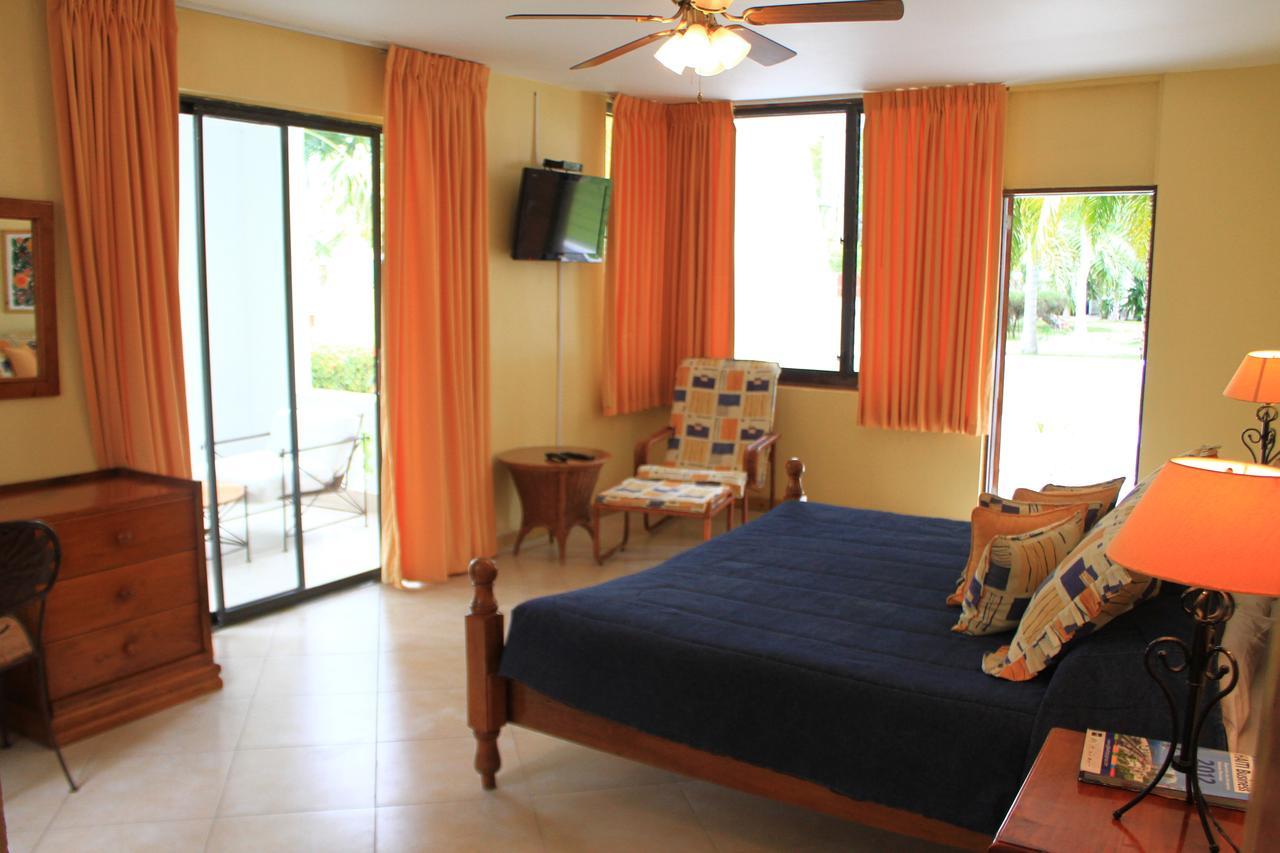Moulin Sur Mer Beach Resort Монтруї Екстер'єр фото