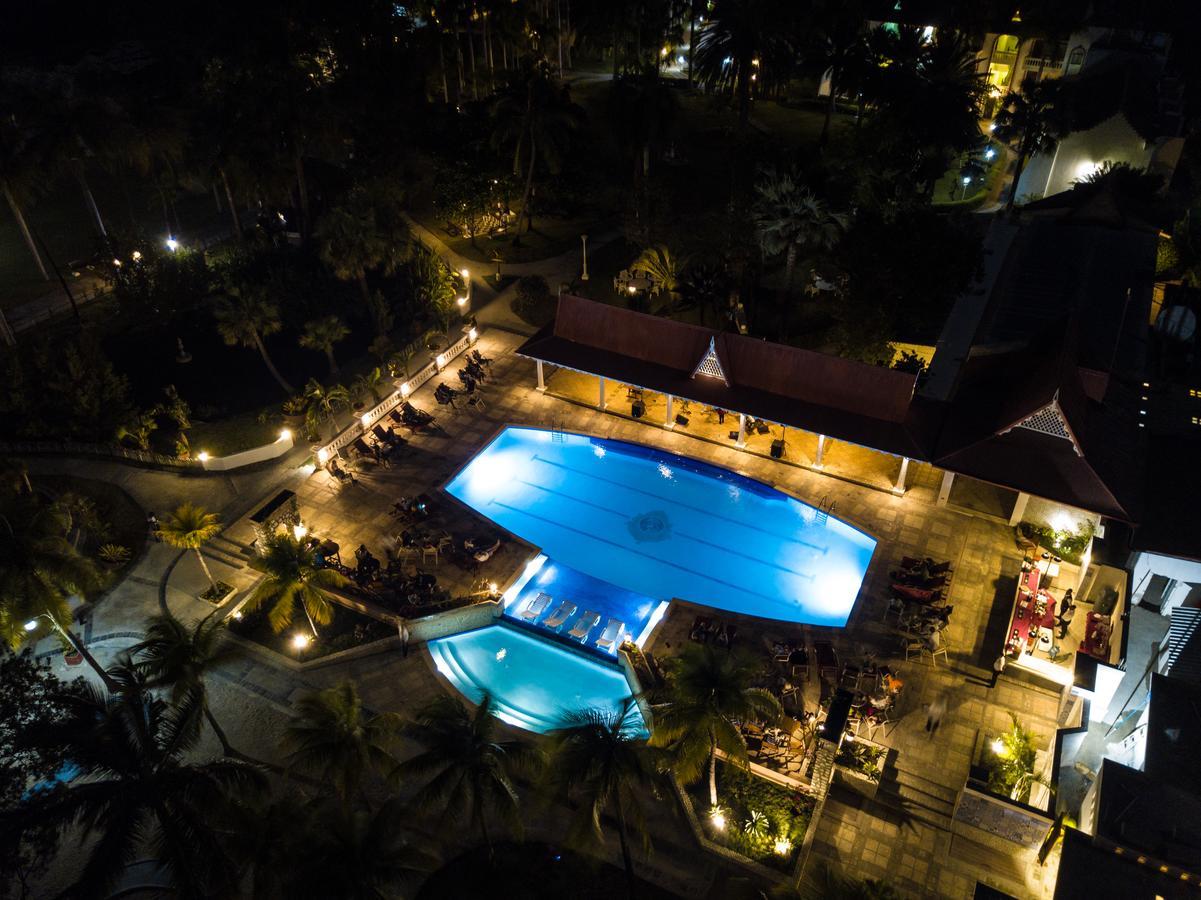 Moulin Sur Mer Beach Resort Монтруї Екстер'єр фото