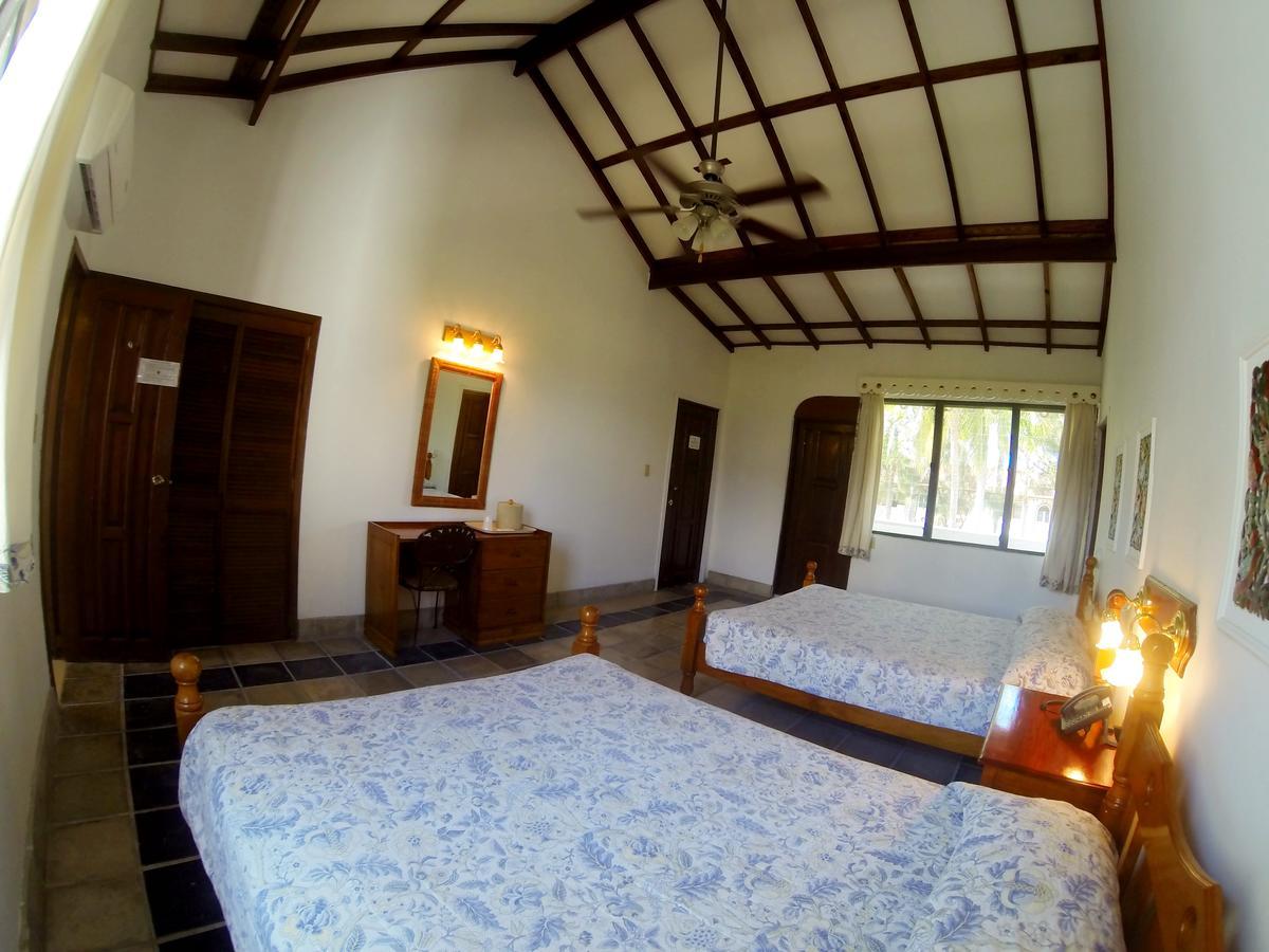 Moulin Sur Mer Beach Resort Монтруї Екстер'єр фото