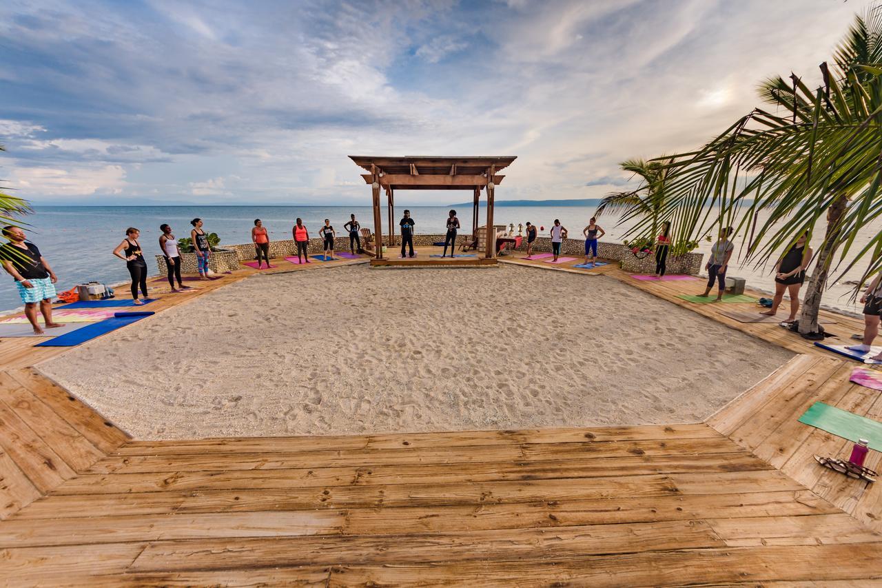 Moulin Sur Mer Beach Resort Монтруї Екстер'єр фото
