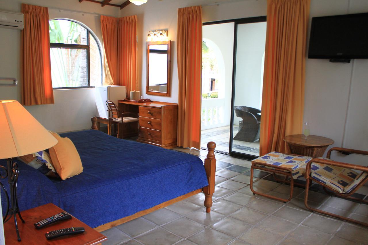Moulin Sur Mer Beach Resort Монтруї Екстер'єр фото