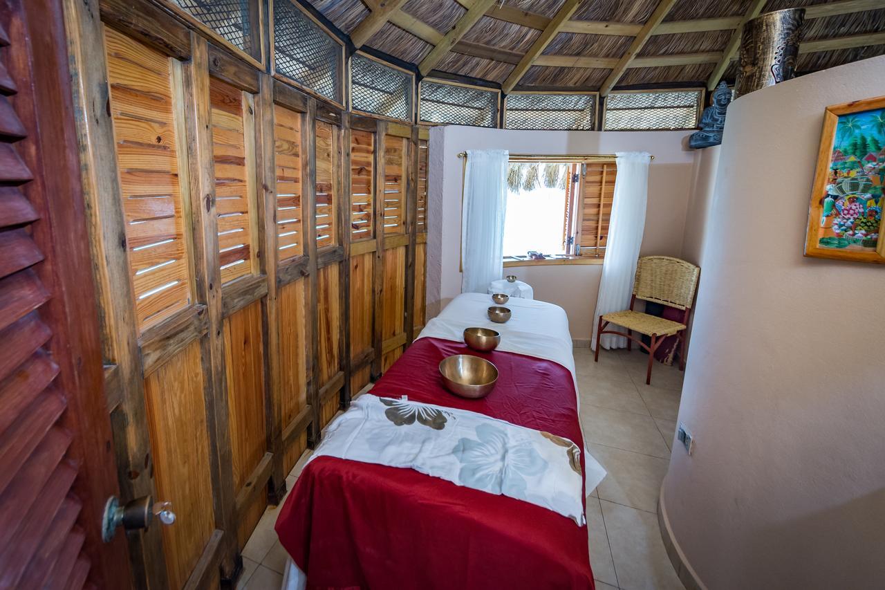 Moulin Sur Mer Beach Resort Монтруї Екстер'єр фото