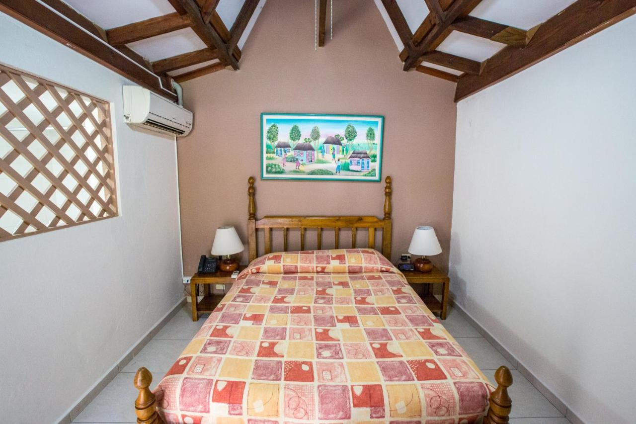 Moulin Sur Mer Beach Resort Монтруї Екстер'єр фото